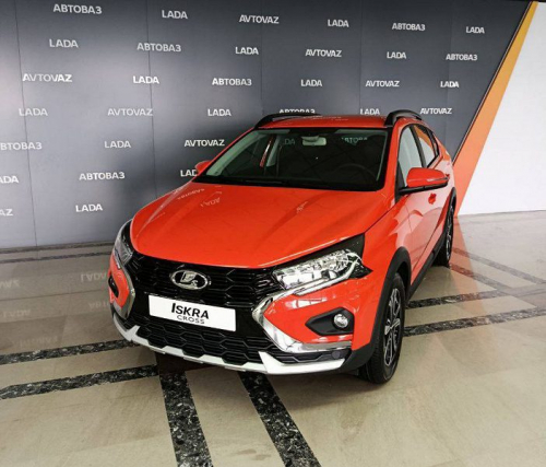 Топовую Lada Iskra в ярком цвете &laquo;Табаско&raquo; выставили на всеобщее обозрение