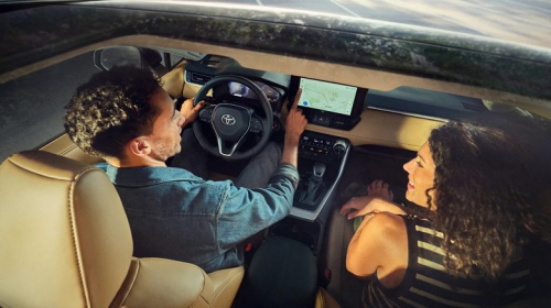 Toyota RAV4 дешевеет в России медленнее всех. Подсчитана остаточная стоимость Kia Sportage, Sorento, Mitsubishi Pajero Sport и других популярных SUV