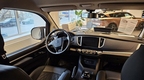 В России стартовали продажи 7-местного минивэна Evolute i-Van, конвертированного из Mitsubishi Delica Space Gear: 122 л.с. и цена 3 млн рублей