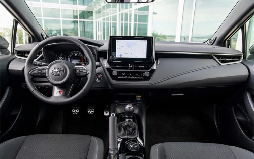 В России стартовали продажи Toyota Corolla с трехцилиндровым мотором на 304 л.с.