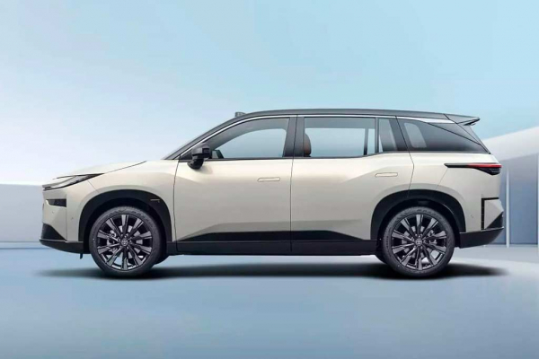 В Поднебесной дебютировал доступный электрический паркетник Toyota bZ3X