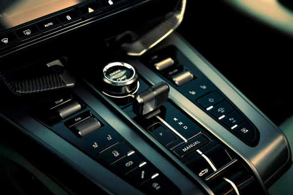 Aston Martin Vanquish Volante: самый быстрый переднемоторный кабриолет в мире