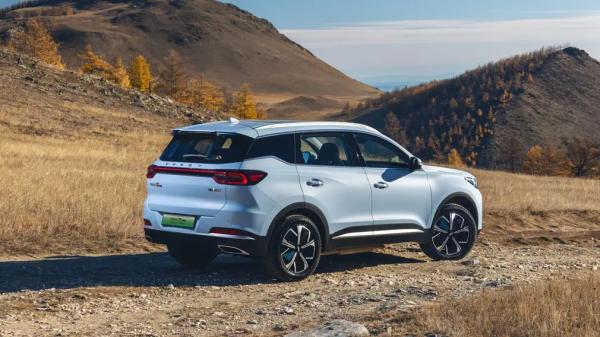 Гибридные Chery Tiggo 7 Pro оказались не столь популярны, как бензиновые. Их распродают со скидкой почти 600 тыс. рублей