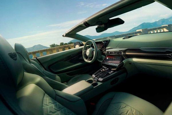 Aston Martin Vanquish Volante: самый быстрый переднемоторный кабриолет в мире