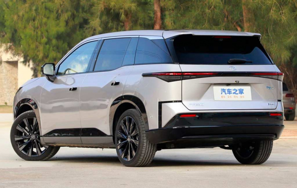 В Поднебесной дебютировал доступный электрический паркетник Toyota bZ3X