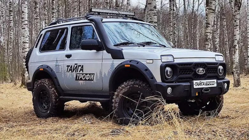 На такой &laquo;Ниве&raquo; хоть в лес, хоть по болоту. Серьезно доработанную Lada Niva Legend &mdash; &laquo;Niva Тайга Трофи&raquo; &mdash; оценили в 1,65 млн рублей