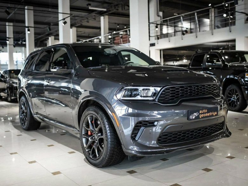 Таких в России больше нет. Столичный дилер продает &laquo;безумный&raquo; Dodge Durango Hennessey Hellcat с мотором на 1012 л.с.