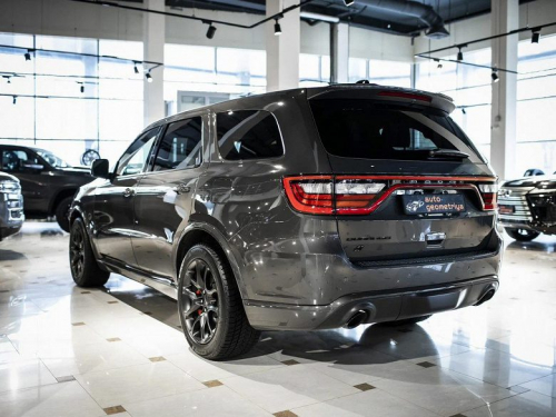 Таких в России больше нет. Столичный дилер продает &laquo;безумный&raquo; Dodge Durango Hennessey Hellcat с мотором на 1012 л.с.