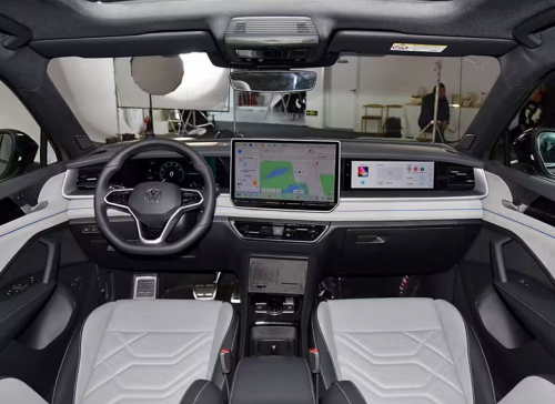 В Китае стартовали продажи совершенно нового Volkswagen Tayron L: 220 л.с., полный привод и скидка в 4000 долларов В Китае стартовали продажи совершенно нового Volkswagen Tayron L: 220 л.с., полный привод и скидка в 4000 долларов