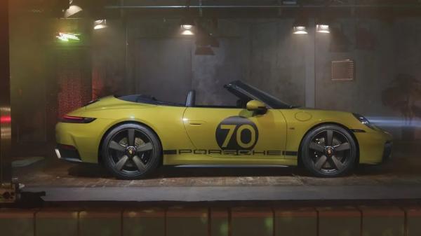 В Шанхае показали Porsche 911 Spirit 70 с гибридным силовым агрегатом и винтажным декором