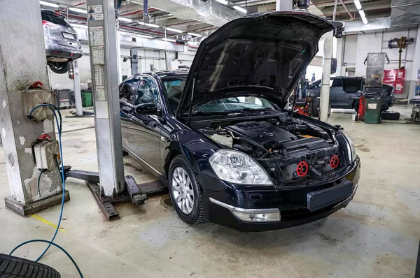 Течь масла и дюжина владельцев: ремонт и обслуживание Nissan Teana I (J31)