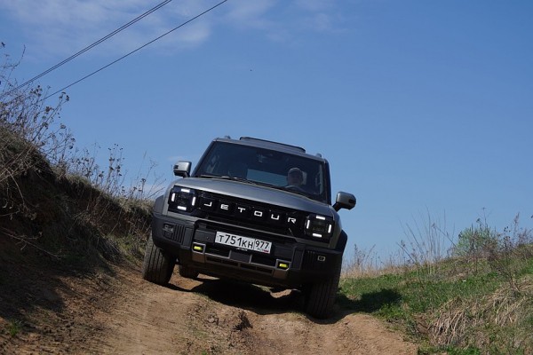 Робот или классический автомат: с какой коробкой передач выбрать Jetour T2