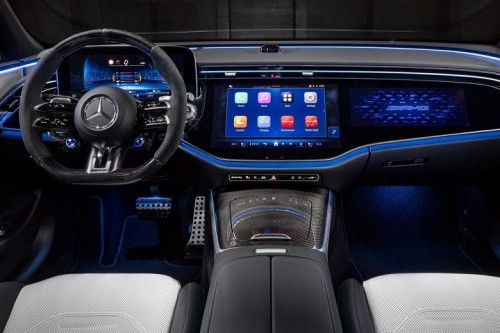 Альтернатива BMW M5 или просто очень мощный E-класс. В России начали продавать Mercedes-Benz E53 AMG 2025 года: 585 л.с. и полный привод за 16,9 млн рублей