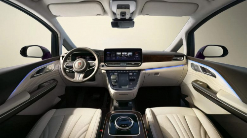 Китайская замена Toyota Alphard и Lexus LM &mdash; в два раза дешевле. Минивэн Hongqi HQ9 с 2,0-литровым мотором и &laquo;автоматом&raquo; оценили в России в 7,69 млн рублей