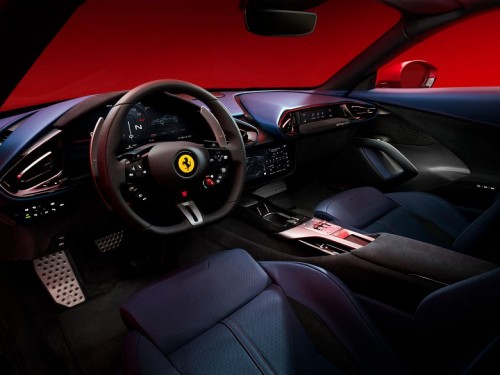 Новейший Ferrari 12Cilindri прибыл в Россию: эксклюзивный суперкар с V12 оценили почти в миллион евро