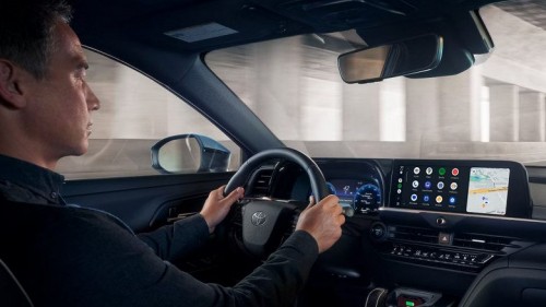 Премиум-Toyota с большим клиренсом, полным приводом и 349 л.с. &mdash; 6,4 млн рублей. В России уже можно заказать Toyota Crown 2025