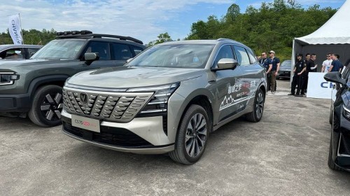 Совершенно новый Changan CS75 Plus с японским 8-ступенчатым &laquo;автоматом&raquo; появится в России, в Китае кроссовер продают очень дешево
