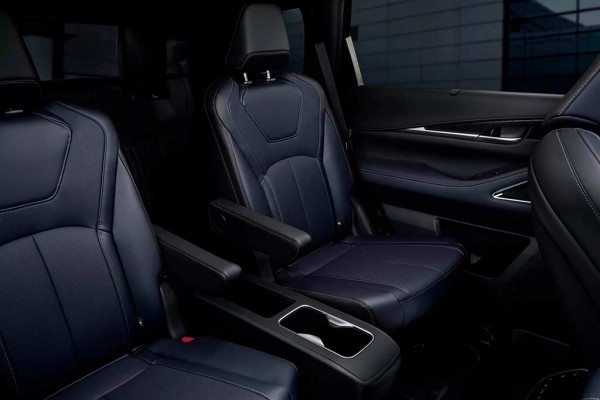 Обновленный кроссовер Infiniti QX60 получил Sport-версию