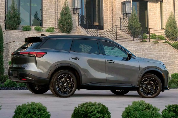 Обновленный кроссовер Infiniti QX60 получил Sport-версию