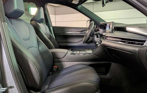 Обновленный кроссовер Infiniti QX60 получил Sport-версию