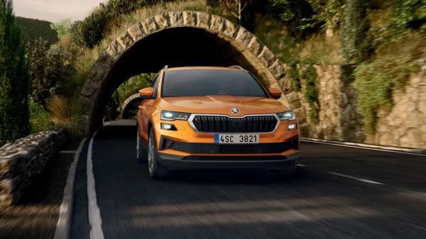 Очень дорого: в РФ начали продавать новые кроссоверы Skoda Karoq