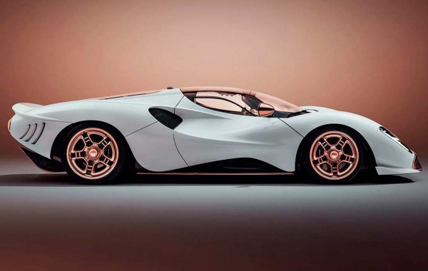 Серийный суперкар De Tomaso P72 получил 700-сильный двигатель V8