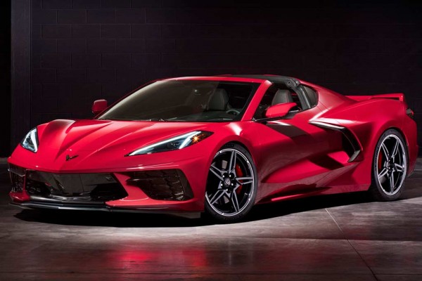Модернизированный Chevrolet Corvette C8 сохранил прежнюю внешность, но получил новый салон