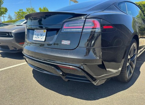 Это абсолютно новая Tesla Model S Plaid 2026. Появились первые фото без камуфляжа