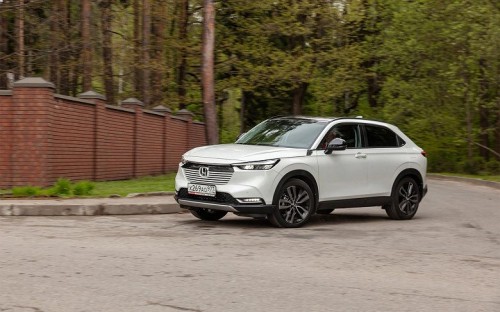 Honda HR-V в новом образе доступны в России с 3-летней гарантией. Но без гарантии за эти деньги можно купить две такие же Honda Vezel Honda HR-V в новом образе доступны в России с 3-летней гарантией. Но без гарантии за эти деньги можно купить две такие же Honda Vezel