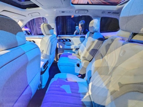 Крутой аналог Mercedes-Maybach GLS и BMW X7. Представлен роскошный шестиместный внедорожник Geely Galaxy M9 с расходом 4,8 л/100 км и динамикой спорткара Крутой аналог Mercedes-Maybach GLS и BMW X7. Представлен роскошный шестиместный внедорожник Geely Galaxy M9 с расходом 4,8 л/100 км и динамикой спорткара