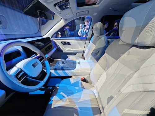 Крутой аналог Mercedes-Maybach GLS и BMW X7. Представлен роскошный шестиместный внедорожник Geely Galaxy M9 с расходом 4,8 л/100 км и динамикой спорткара Крутой аналог Mercedes-Maybach GLS и BMW X7. Представлен роскошный шестиместный внедорожник Geely Galaxy M9 с расходом 4,8 л/100 км и динамикой спорткара