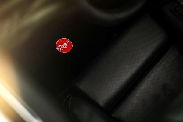 Тюнеры переходят на классику: рестомод от Pogea на базе Mercedes-Benz SL поколения R107