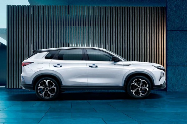 Для России анонсирован Dongfeng Huge: старший &laquo;брат&raquo; кроссовера Mage