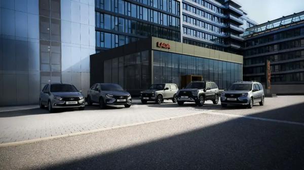 Их не покупают: на складах скопилось около 100 тыс. автомобилей Lada