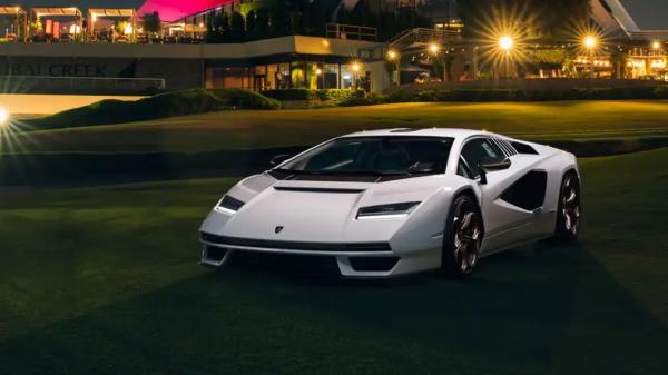 В России встал на учет редчайший суперкар Lamborghini за 3 млн долларов