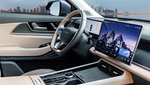 7 мест, 8-ступенчатый &laquo;автомат&raquo; и мощный 2,0-литровый мотор &mdash; 17,8 тыс. долларов. Представлен Chery Tiggo 8L Changhong Edition