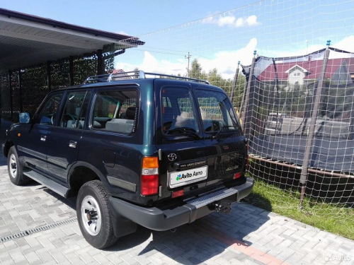Будто вчера с конвейера: в России продают 30-летний Toyota Land Cruiser 80 с пробегом всего 1400 км Будто вчера с конвейера: в России продают 30-летний Toyota Land Cruiser 80 с пробегом всего 1400 км