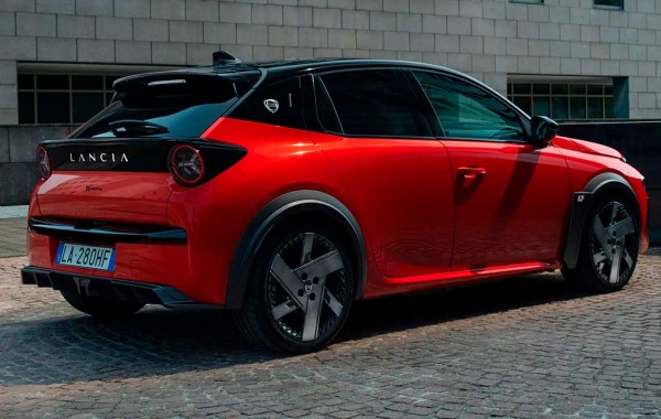 Хэтчбек Lancia Ypsilon получил &laquo;горячую&raquo; версию HF и две гоночные модификации