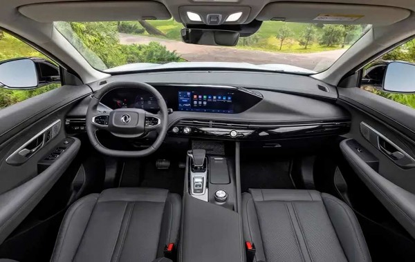Для России анонсирован Dongfeng Huge: старший &laquo;брат&raquo; кроссовера Mage