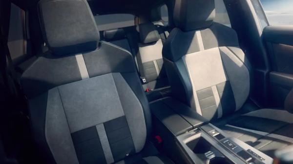 Opel представляет полноприводную версию Grandland на электротяге