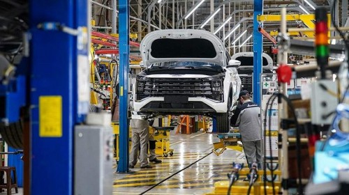 Новые &laquo;Москвичи&raquo; довезут дальше: они получат гибридные силовые установки