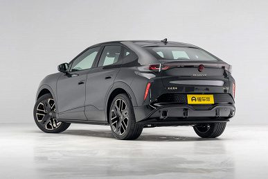 Полноприводный кроссовер Volkswagen ID. Unyx 2025 заметно подешевел в России: заказы принимаются от 3,69 млн рублей (на 500 тыс. рублей меньше, чем в мае)