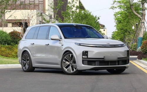 Популярные гибриды стали еще лучше: в России стартовали продажи Li Auto 2025
