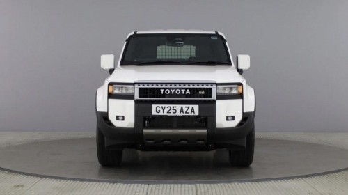 Представлен грузовой Toyota Land Cruiser 250. Теперь это двухместный внедорожник с огромным багажником