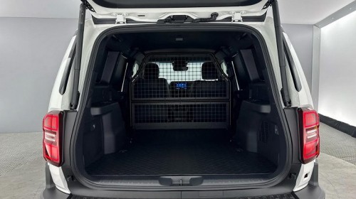 Представлен грузовой Toyota Land Cruiser 250. Теперь это двухместный внедорожник с огромным багажником