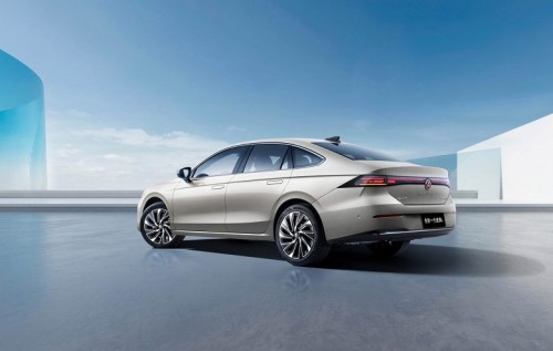 Представлен новый Volkswagen Sagitar L &mdash; он длиннее Passat B7