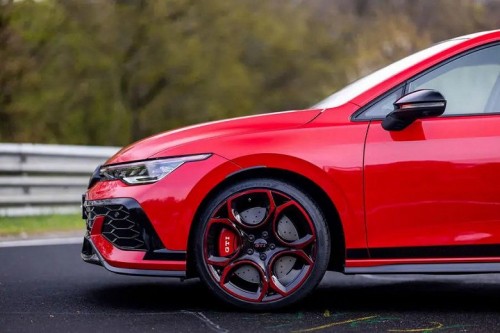 Самый мощный за 50 лет: представлен Volkswagen Golf GTI Edition 50