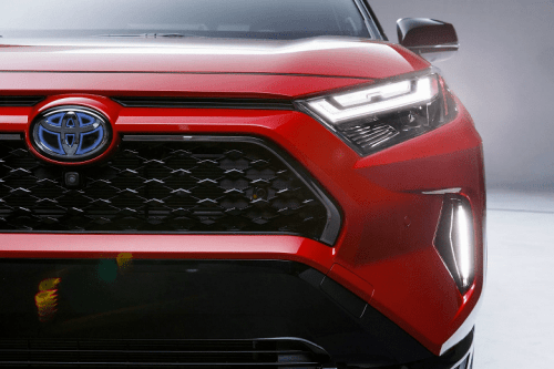 Toyota, Geely и BMW везут в Россию через Киргизию. Это второй после Китая канал ввоза новых машин