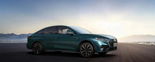 Улучшенная замена Toyota Camry. Новый бизнес-седан Chery Arrizo 8 Pro с 254-сильным мотором показали на официальных фото