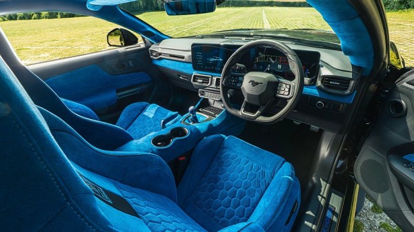 Ford Mustang Dark Horse от Clive Sutton: американская &laquo;лошадка&raquo; в британском тюнинге